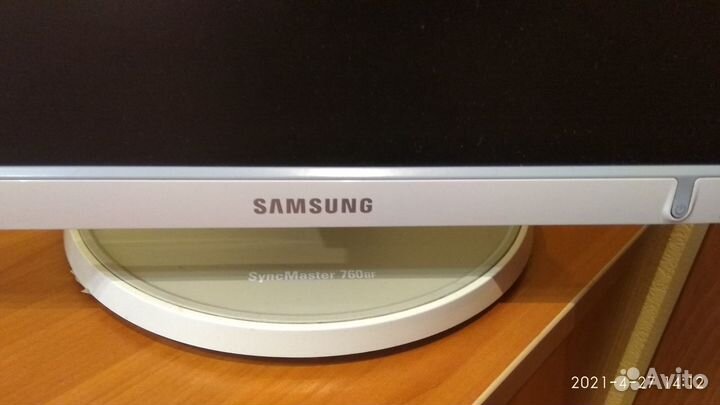 Монитор Samsung 760bf 17”(43.2) В подарок адаптер