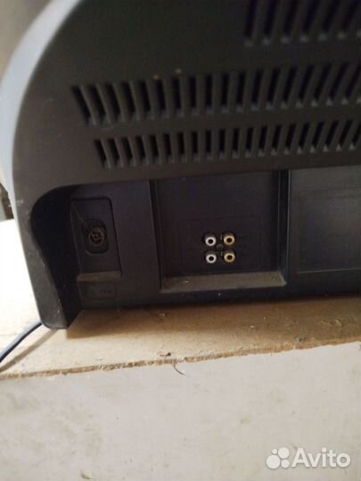 Телевизор LG б.у.CF21D60 корея