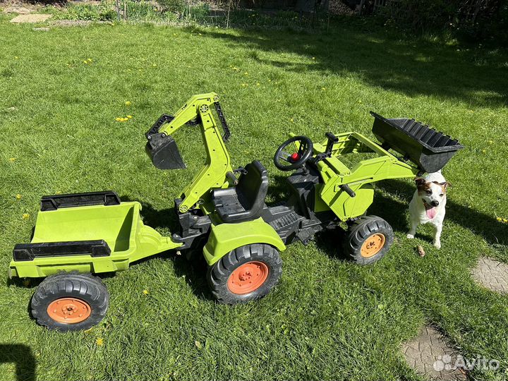 Педальный трактор Falk