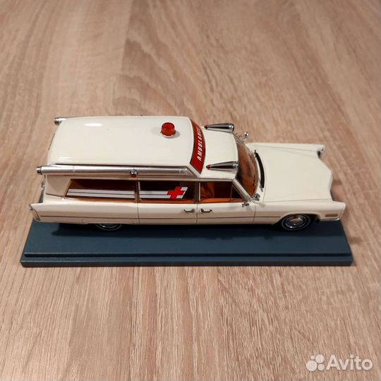 Cadillac ambulance NEO 1:43