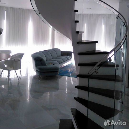 Ограждение из стекла для лестниц и балконов под кл