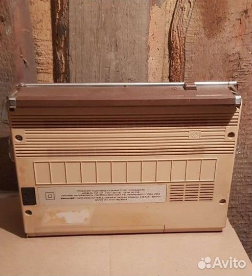 Советские Радиоприемники и Кассетные Магнитофоны