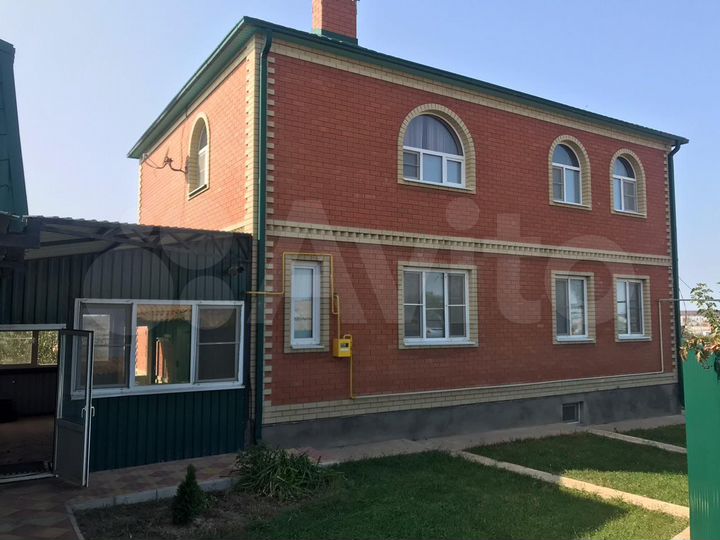 Дом 228 м² на участке 11 сот.