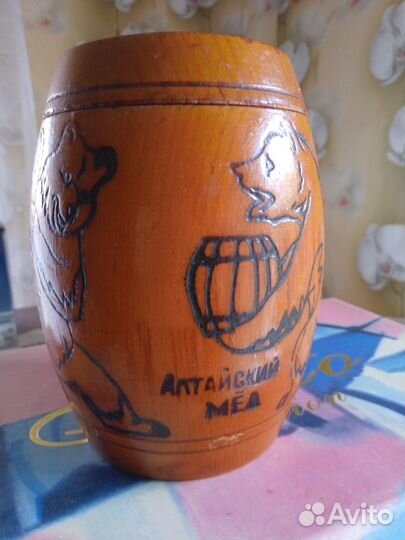 Деревянный бочонок для меда