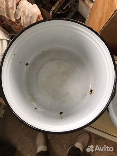 Кастрюля эмалированная большая