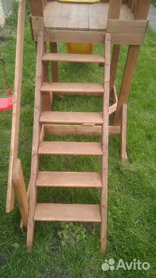 Детская площадка со скалодромом