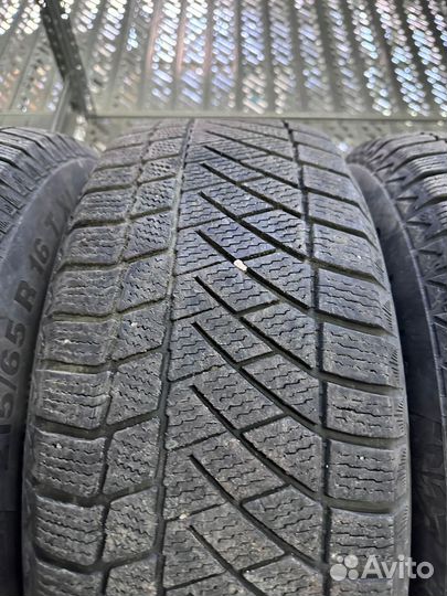 Continental ContiVikingContact 6 215/65 R16 102T