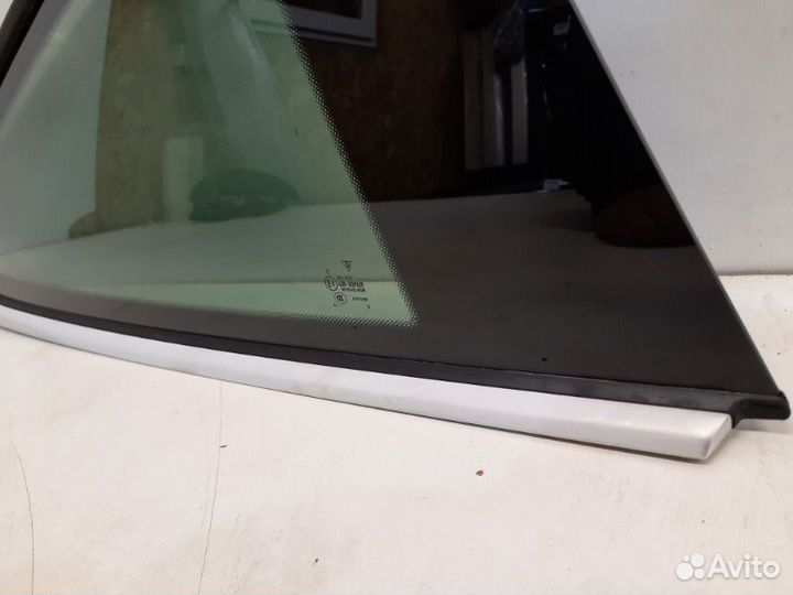 Стекло в крыло заднее правое Porsche 911 991