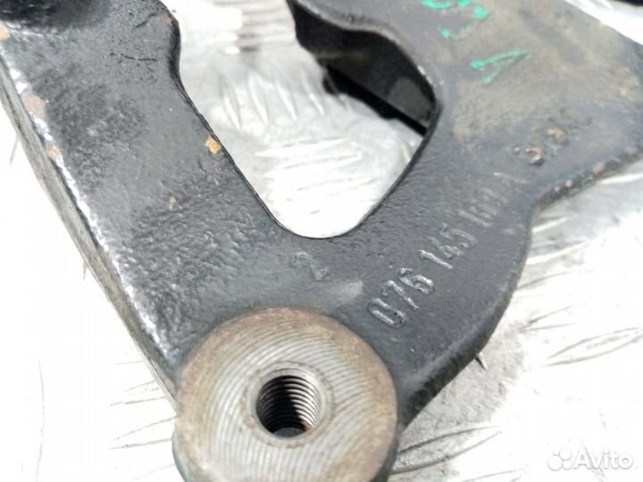 Б/У Кронштейн приводных роликов VW Crafter#003