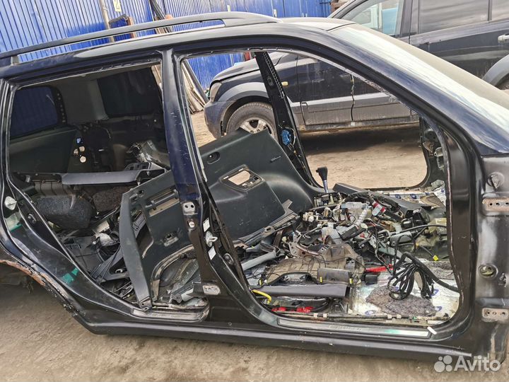 Кузов Toyota Kluger V MCU25 1mzfe 05.2002