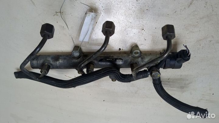 Рампа топливная Volkswagen Phaeton, 2005