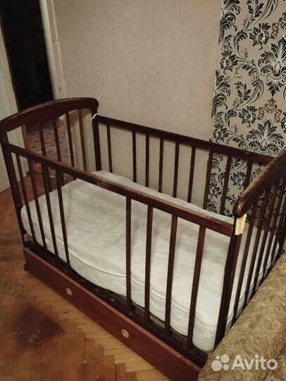 Детская кроватка