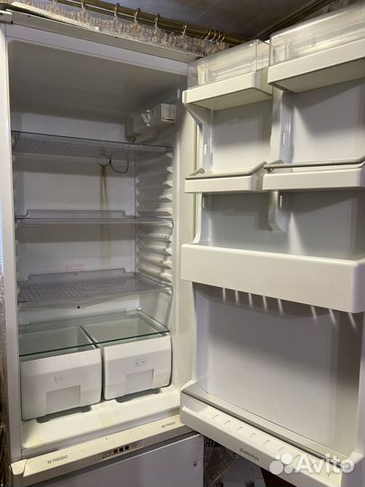 Ariston холодильник