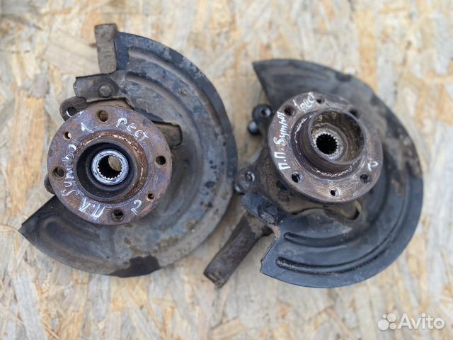 Поворотный кулак Renault Symbol 1