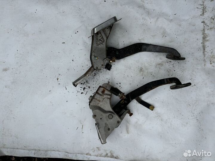 Педальный узел Nissan Almera Classic B10