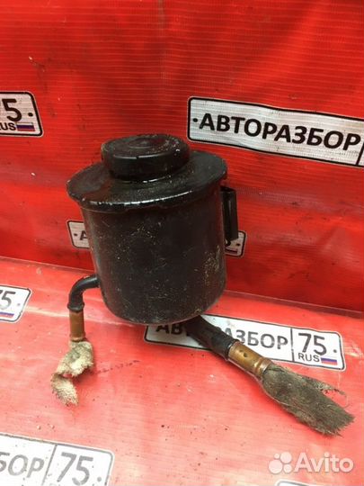 Бачок гур Nissan Wingroad WFY10 GA15DE 1996