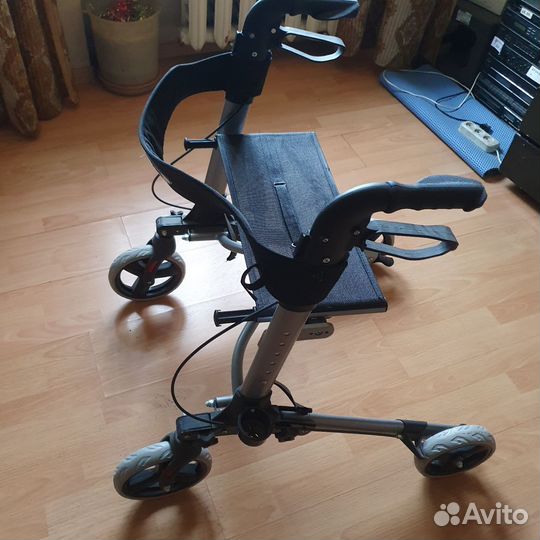 Кресло ходунки для Пристарелых и плохо ходящих