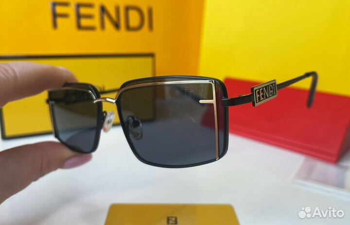 Солнцезащитные очки Fendi 2 цвета
