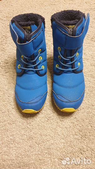 Продаю дутики Reebok