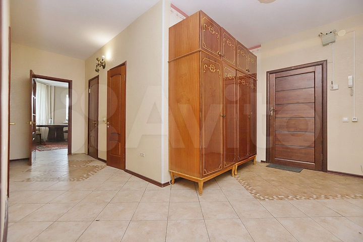 2-к. квартира, 83 м², 4/5 эт.