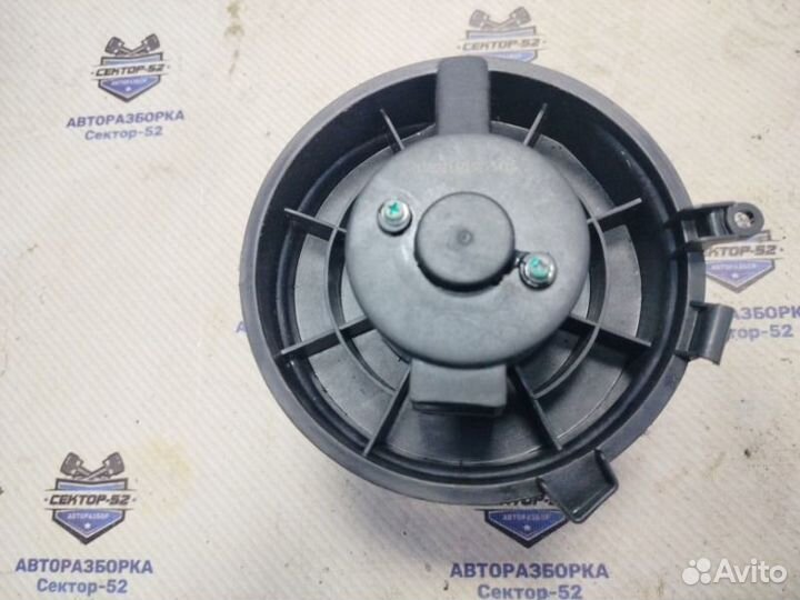 Моторчик отопителя Nissan Qashqai+2 JJ10