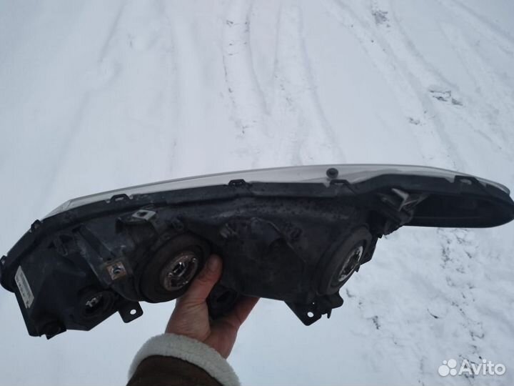 Honda Civic 4D 2011 год (Рестайлинг) Правая фара