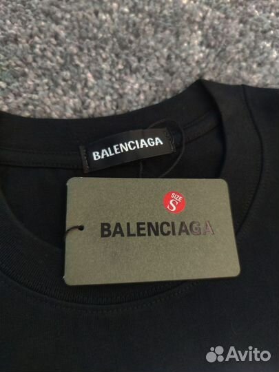 Футболка Balenciaga BB