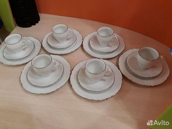 6-ть кофейных пар(кружка+блюдце), 6-ть десертных т