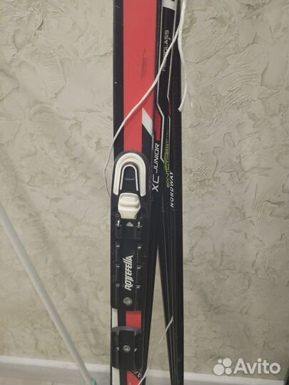 Детские беговые лыжи с палками и ботинками