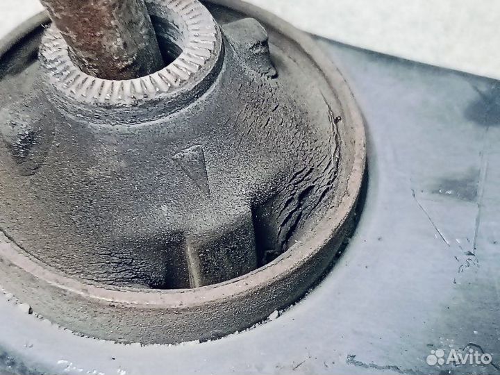 Рычаг подвески нижний передний правый Toyota Vista