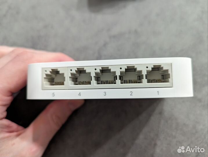 Коммутатор TP-Link TL-SF1005D