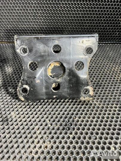 Подушка кпп Nissan Wingroad Y11 2001-2005