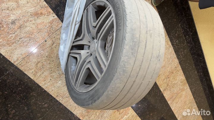 Yokohama Advan Sport V105 295/40 R21