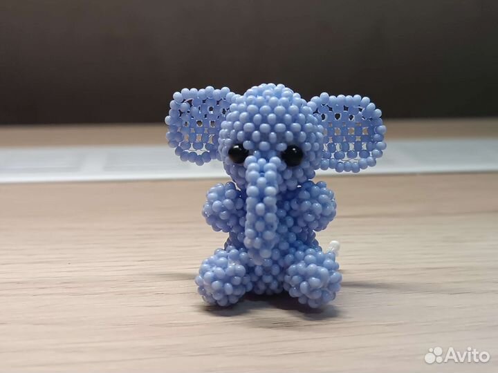 Амигуруми из бисера слоник