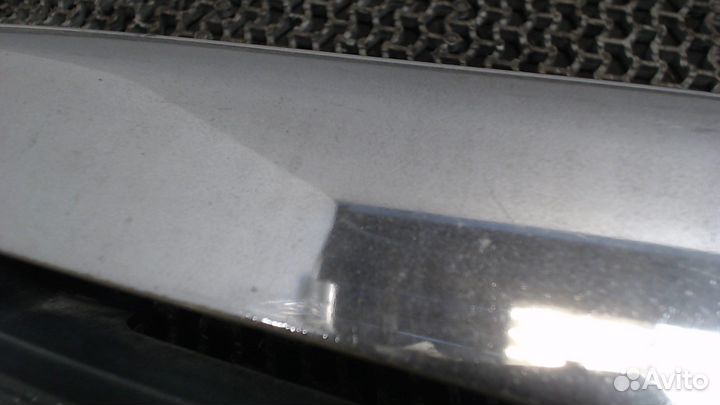 Решетка радиатора Nissan Elgrand, 1998