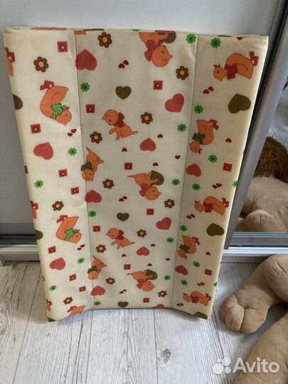 Пеленальная доска на кроватку