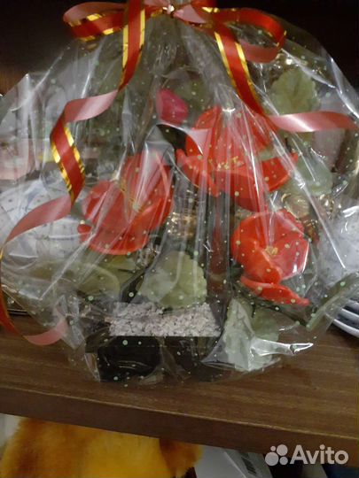 Цветы из натурального камня и подставка