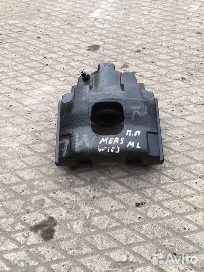 Суппорт передний правый Mercedes W163/ML