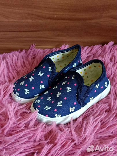 Кроссовки для девочки