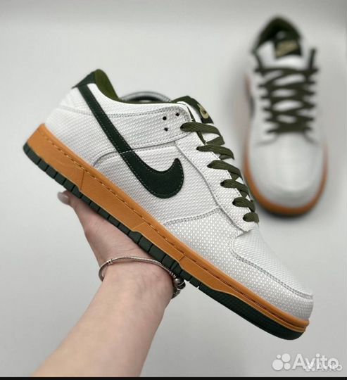 Кроссовки Nike SB Dunk Low