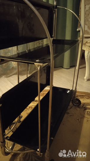 Журнальный столик на колесах раскладной. Этажерка