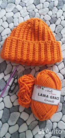 Шапки женские вязаные новые