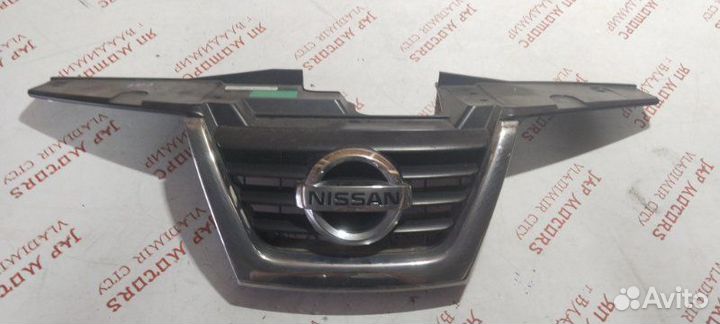 Решетка радиатора Nissan Juke NF15 MR16DT 2012