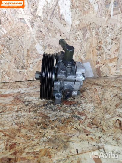 Насос гидроусилителя руля Mazda MPV L11632650C