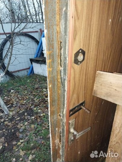 Дверь входная металлическая бу