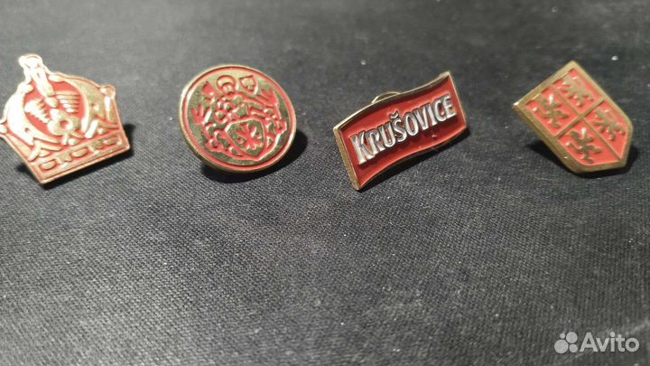 Коллекция значков krusovice
