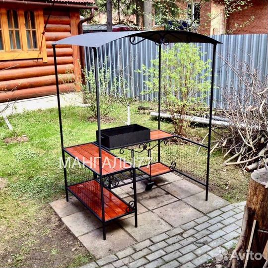Мангал с крышей