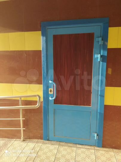 Цветы, ключи, фото у входа в Пятёрочку, 12 м²