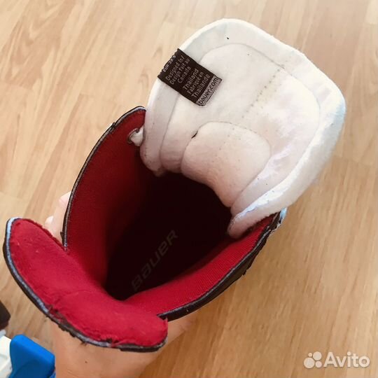 Хоккейные коньки и краги bauer jr, шлем