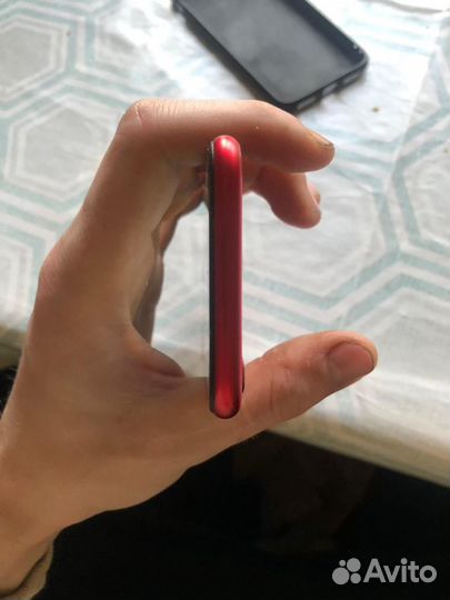 Телефон iPhone se 2020